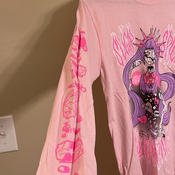 Pinku Kult Pink Long Sleeved Graphic T-Shirt Size Small NWOT - Picture 3 of 5